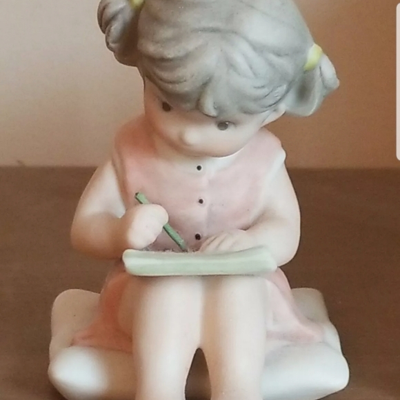 Pretty As A Picture Wishing That The Days Ahead Are Filled Enesco Figure 487260 - Picture 2 of 11
